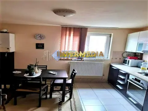 Apartament 3 camere, decomandat, Cetate, balcon, pivnita, zona Mercur