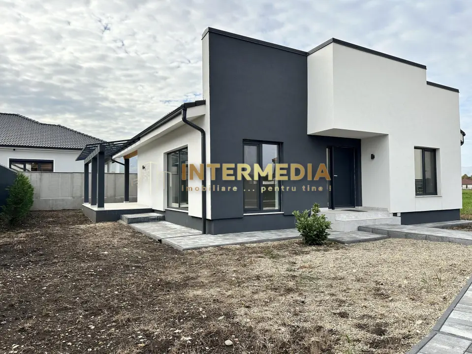 CASA NOUA, 90 MP, FINISATA LA CHEIE, ASFALT, TOATE UTILITATILE, fotografia 2
