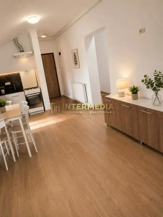 Vanzare, Apartament 3 camere, 70 mp, Bloc Nou, Balcon, Parcare, Cetate HCC, fotografia 2