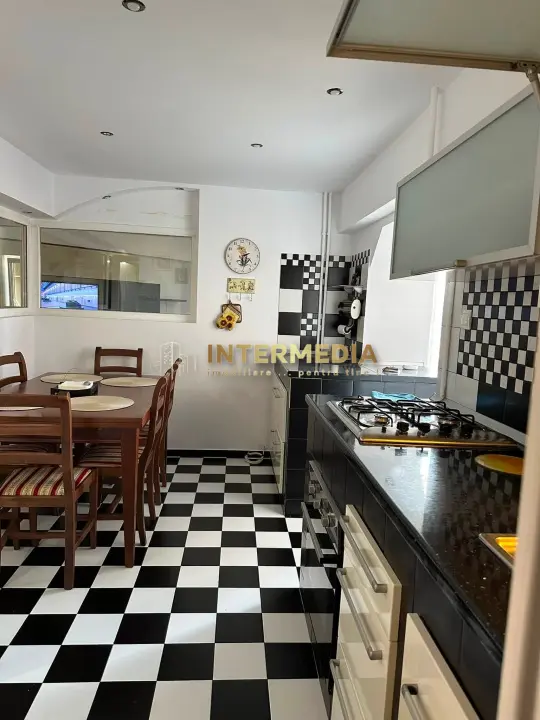 Apartament 4 camere, 95 mp, Alba Iulia Centru, Scara interioara, Mobilat, fotografia 1