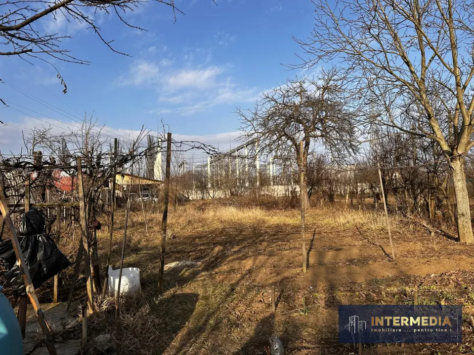 Casa Veche intrare Barabant 1242mp./17m Teren Gard Asfalt Bransamente Utilitati, fotografia 4