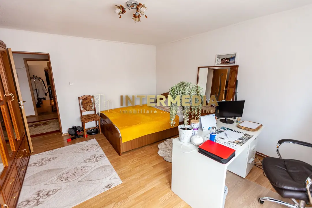 Casa Finisata 6 camere 681 mp.Teren Micesti Renovata Modern Curte Gard Utiliati, fotografia 4