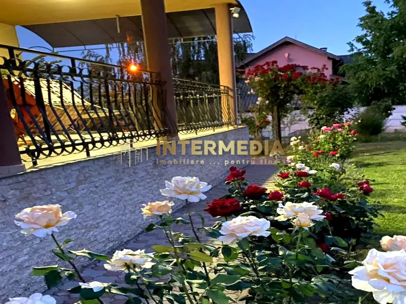 Casa D+P+1 Garaj dublu 2 Terase 925 mp Teren CETATE Kaufland Finisata Mobilata, fotografia 4