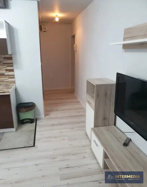 Apartament cu 3 camere, etaj 1, zona Cetate, Alba Iulia, renovat, mobilat și utilat, fotografia 2