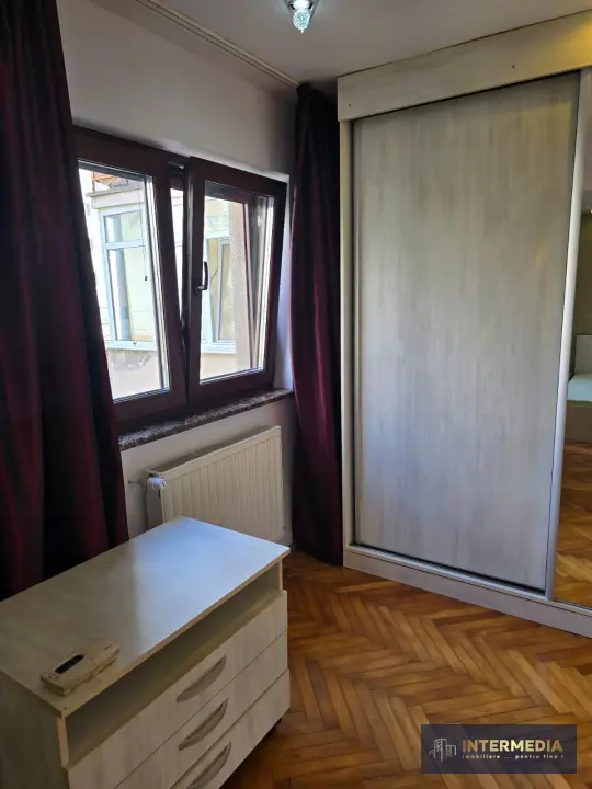 Apartament cu 4 camere, decomandat, etaj 2, în Alba Iulia, zona Cetate, fotografia 5
