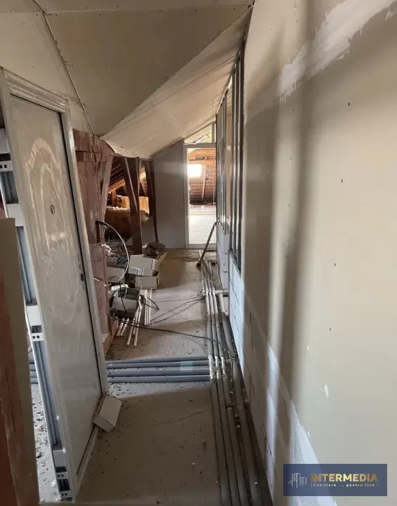 Apartament decomandat de 180 mp utili, 7 camere, în Alba Iulia, zona Cetate, fotografia 5