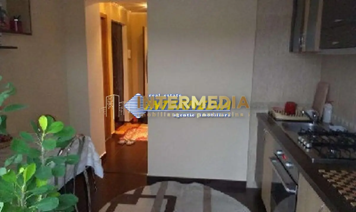 Apartament 3 camere decomandat de vanzare etaj 3 finisat, fotografia 1
