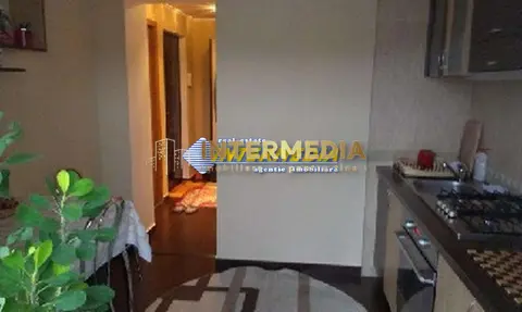 Apartament 3 camere decomandat de vanzare etaj 3 finisat