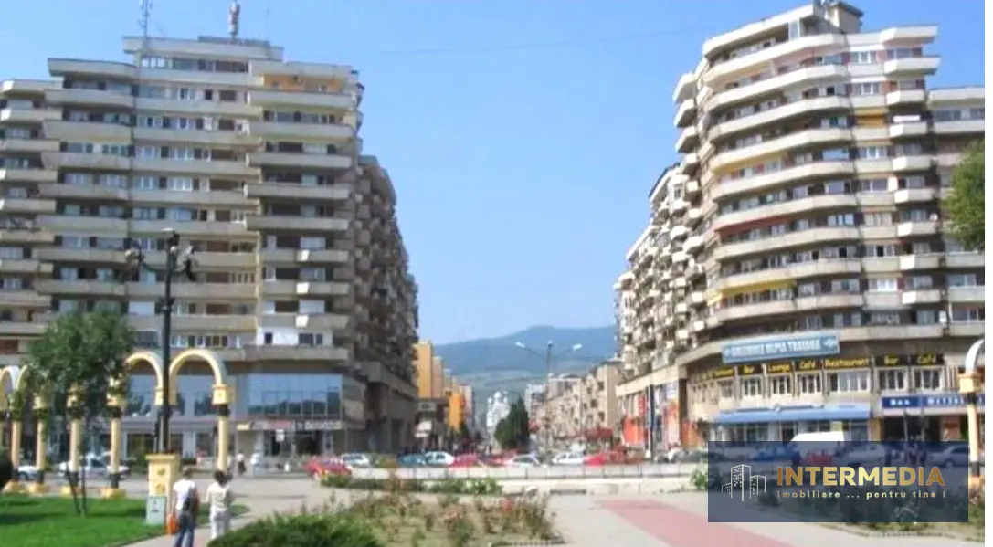Apartament 2 camere de închiriat, M-uri, Bulevardul 1 Decembrie, vedere spre parc, fotografia 2