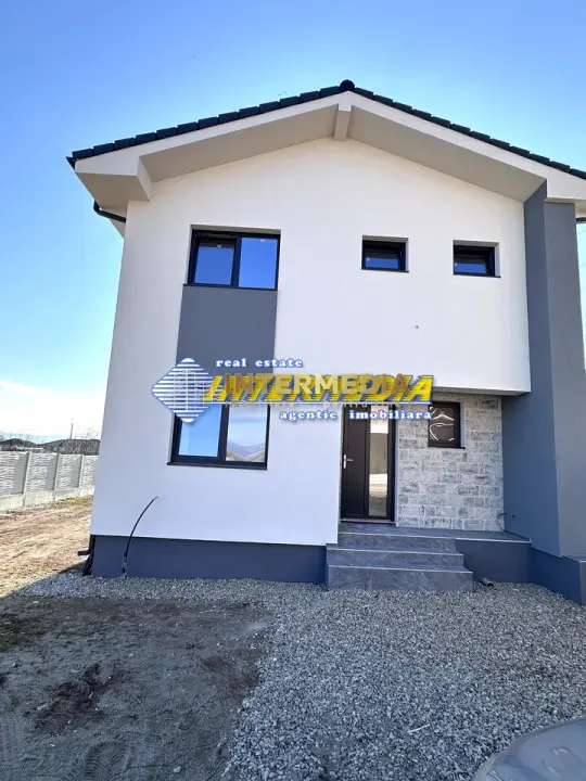 Casa Noua in Cetate 4 camere 117 mp. Teren 340 mp Finisata 90 %, fotografia 3