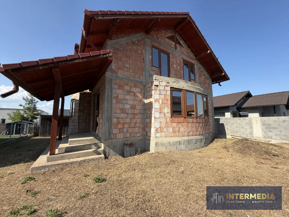 Casă în roșu în Alba Iulia, Cartier Orizont, 220 mp utili, teren 388 mp, fotografia 6