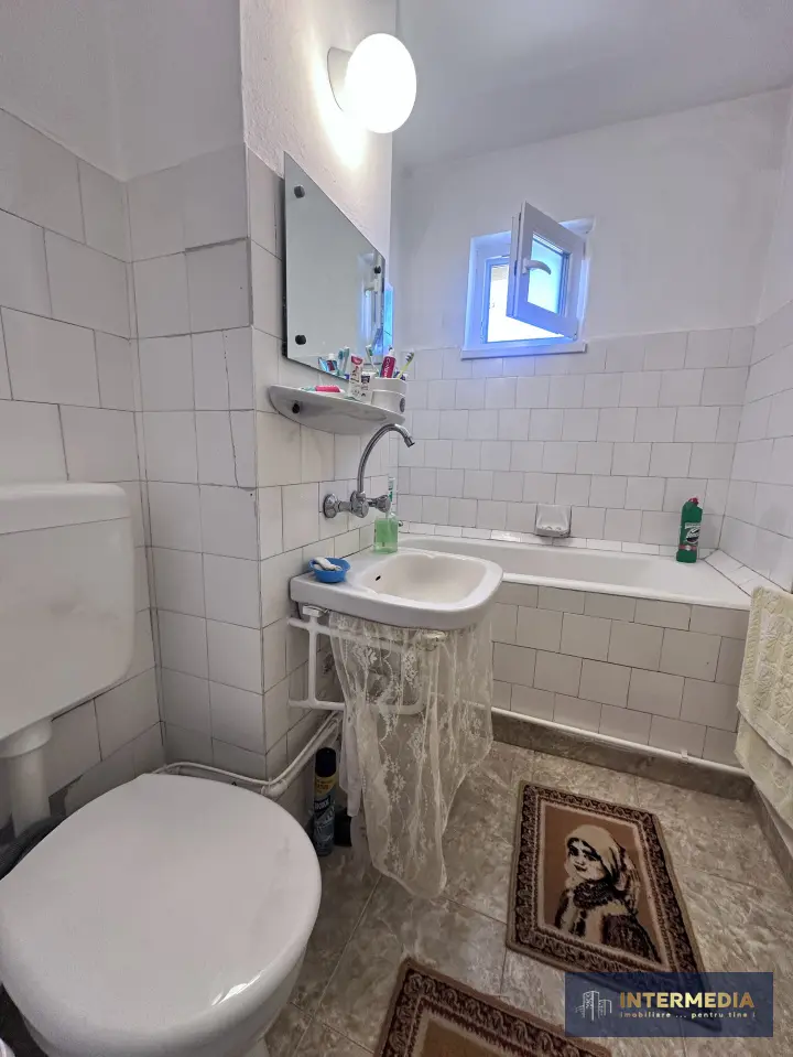 Apartament cu 2 camere de vânzare, 56 mp, Cetate, zona Bulevard, fotografia 4