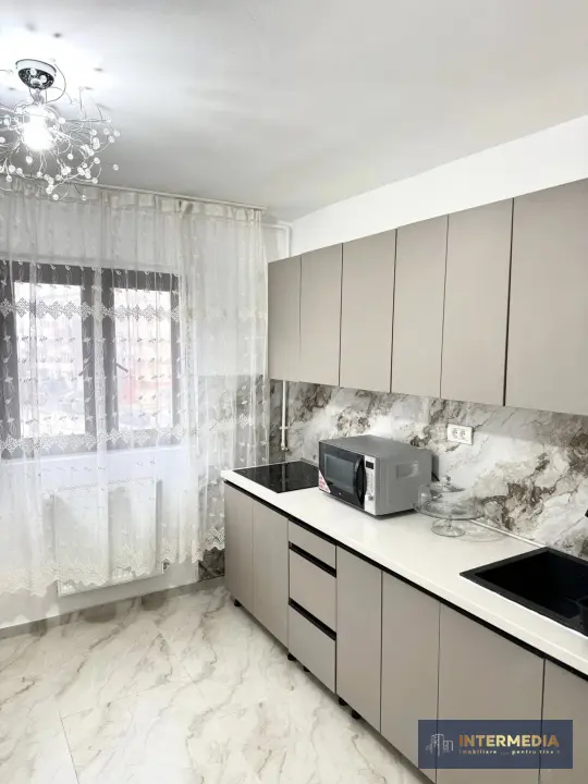 Apartament 3 camere, Ultrafinisat, 1 Baie, 1 Balcon, 65 mp, CETATE PIATA, fotografia 2