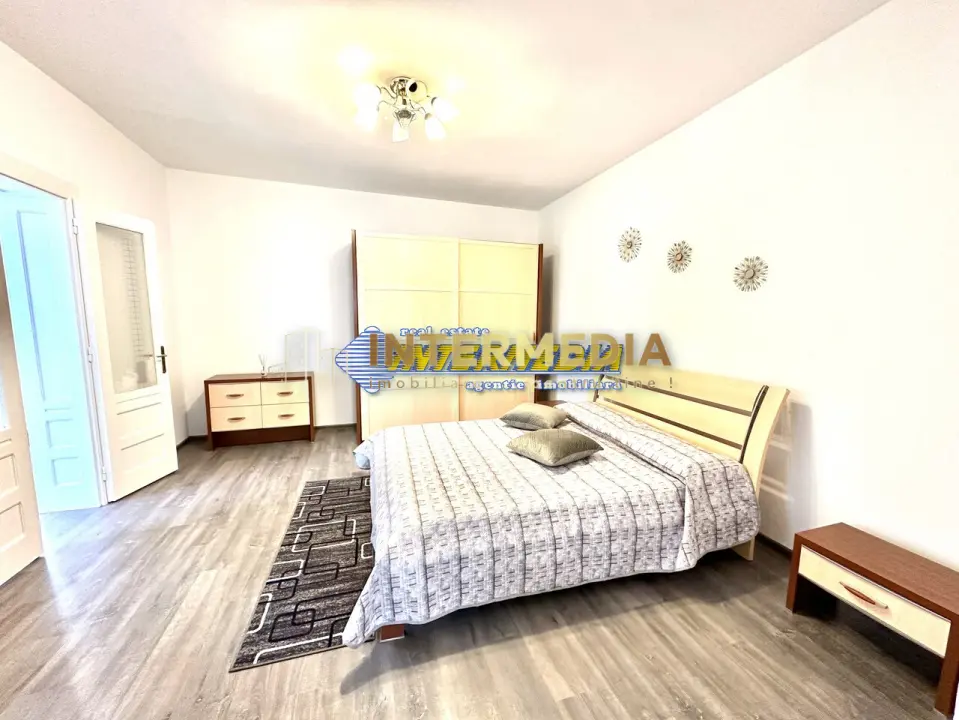 Casa 3 camere in Alba Iulia Zona CENTRU cu 900 mp teren utilitati si la asfalt, fotografia 1