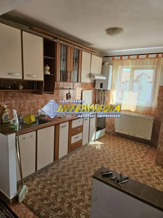 Apartament 3 camere 70 mp cu Balcon de Vanzare in Ampoi 1 Alba Iulia, fotografia 1