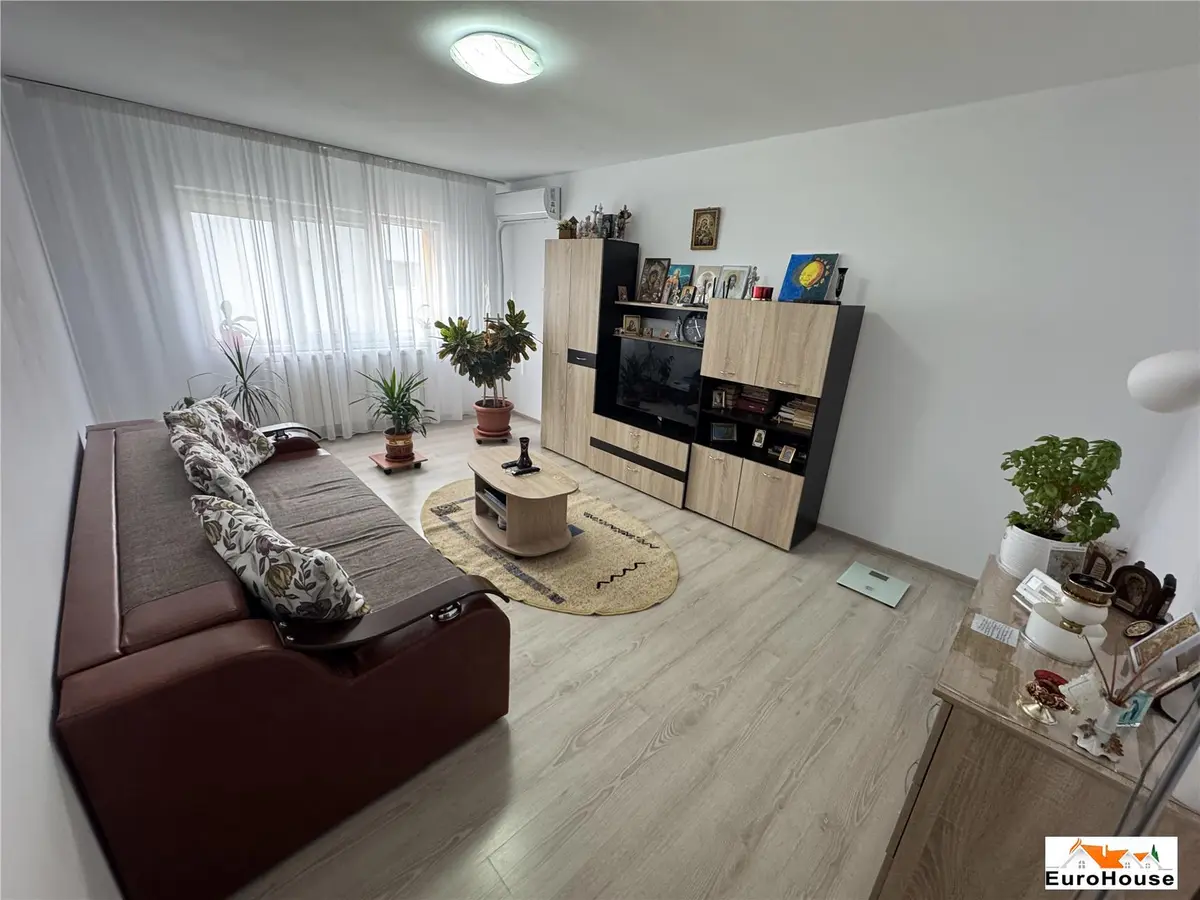 Apartament cu 2 camere de vânzare în Alba Iulia, zona Ampoi 3, fotografia 1