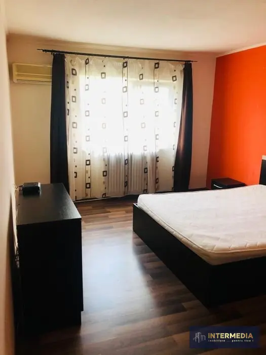 Apartament cu 2 camere, decomandat, 52 mp, etaj 3, Cetate Mercur, fotografia 1