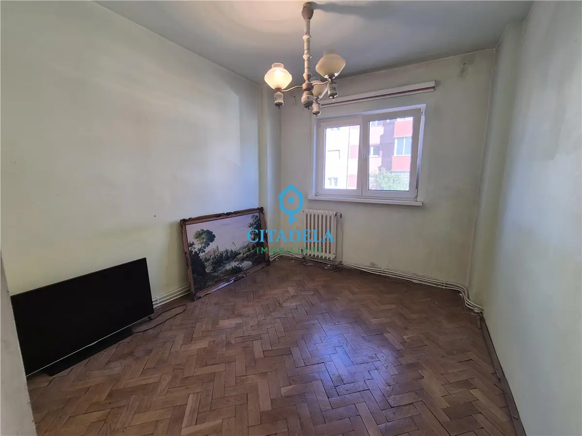 Apartament cu 4 camere, garaj și boxă, în cartierul Cetate, fotografia 7