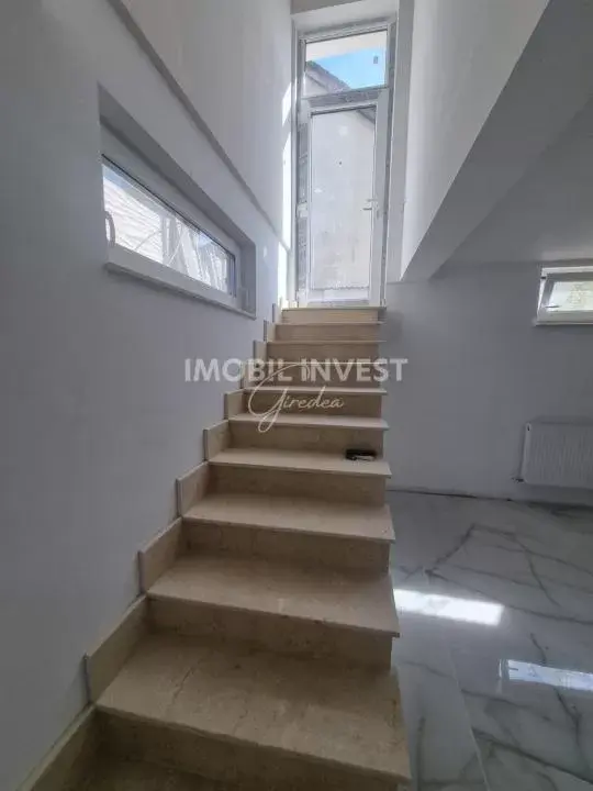 Casă 370 mp, teren 350 mp, 6 camere, 3 niveluri, zona Cetate, fotografia 14