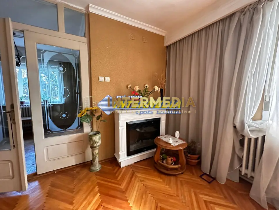 Casa 14 camere Sc=460 mp D+P+1+M cu 426 mp Teren CETATE Lidl Curte Asfalt, fotografia 4