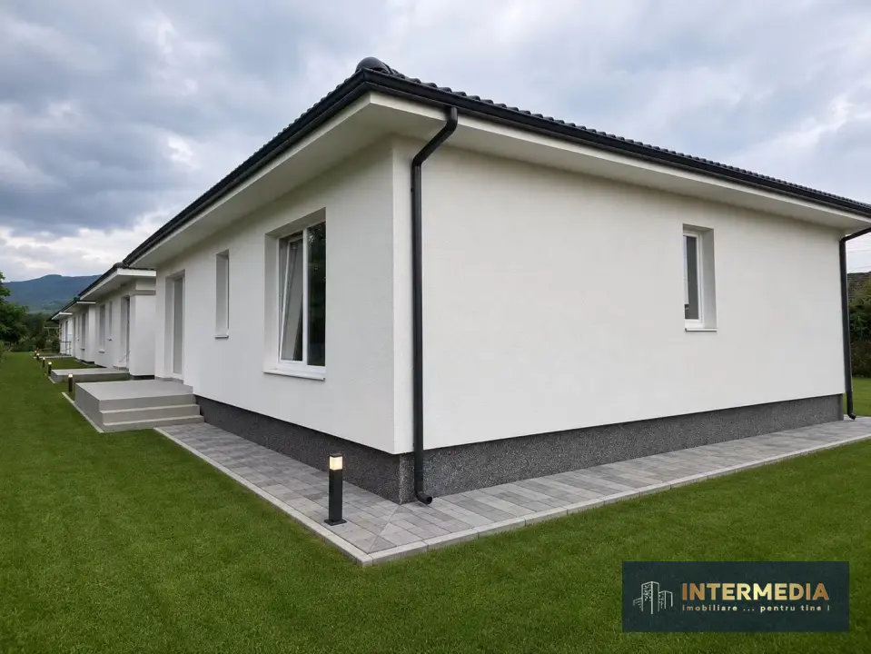 CASA NOUA, ALBA IULIA, 3 DORMITOARE, BAIE, LIVING CU BUCATARIA, fotografia 4