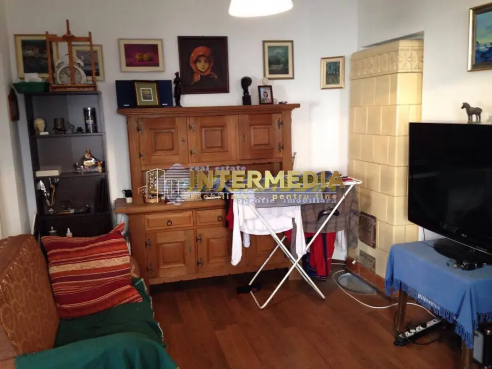 Casa vanzare Alba Iulia zona Centru ideala pentru doua familii finisata complet, fotografia 3