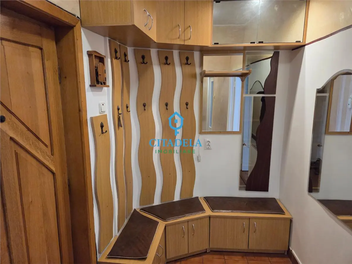 Apartament cu 3 camere de închiriat în Alba Iulia, zona Cetate, fotografia 5