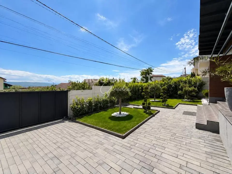 Casă în zona Schit, Alba Iulia, 120 mp utili, teren 550 mp, 4 camere, fotografia 2