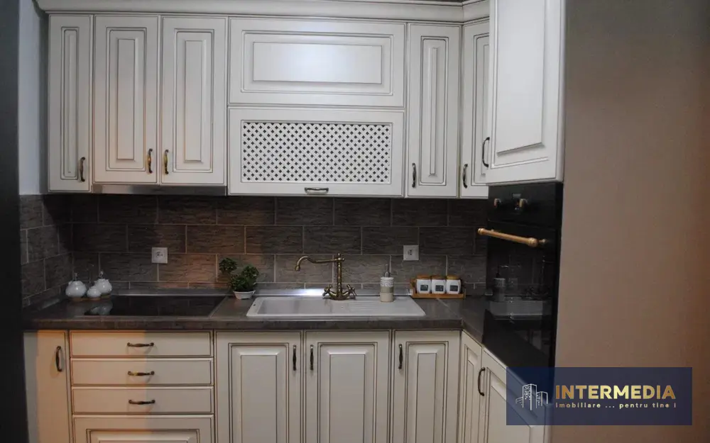Apartament 2 camere de închiriat în Tolstoi, Alba Iulia, renovat complet, mobilier nou, parcare, fotografia 6