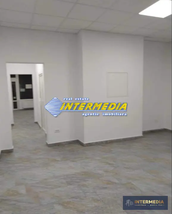 Vanzare Spatiu Comercial finisat si renovat 80 mp Alba Iulia Stadion sub, fotografia 2