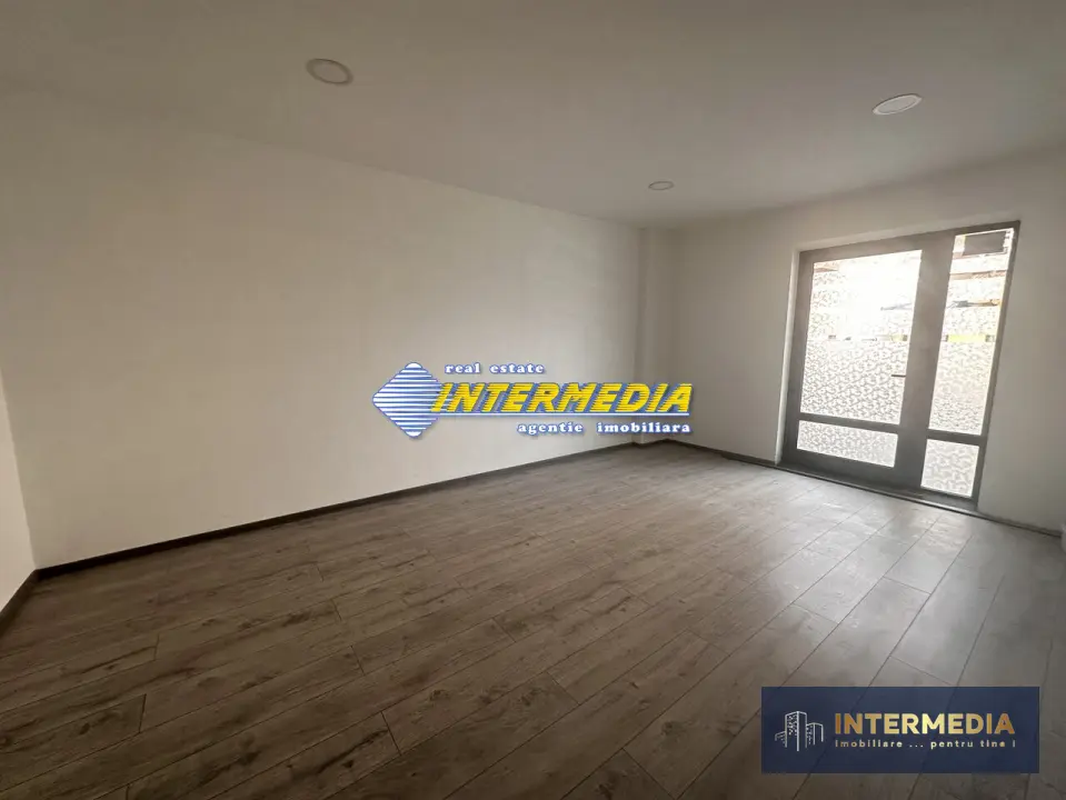 Spatiu comercial 51 mp vanzare CETATE Piata -Stadion vad f bun, finisat total, fotografia 1