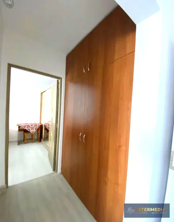 Apartament cu 2 camere în zona Cetate, etaj 2, mobilat și utilat, cu parcare, fotografia 5