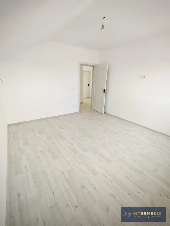 CASA NOUA, 4 CAMERE, 61 130 MP, TERASA, Teren 361 mp, DE VANZARE, fotografia 4