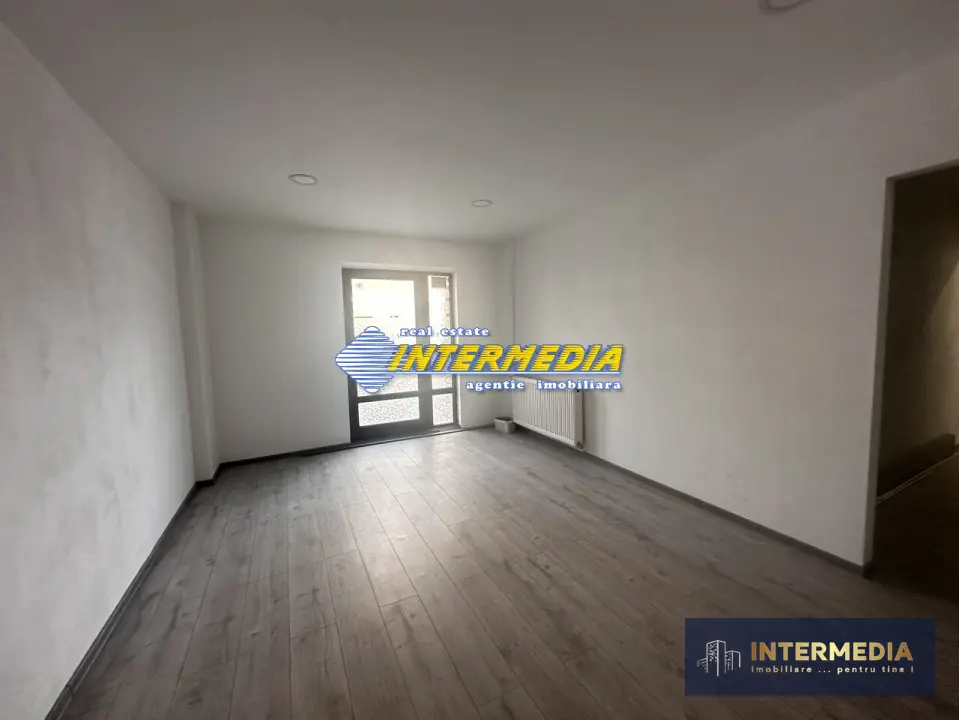 Spatiu comercial 51 mp vanzare CETATE Piata -Stadion vad f bun, finisat total, fotografia 3