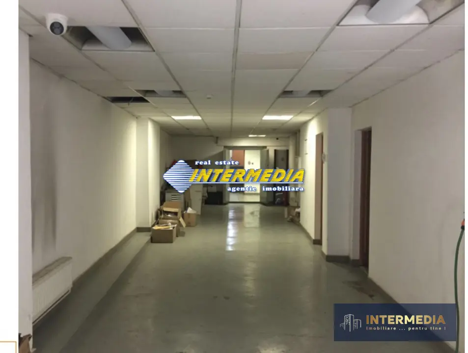 Spatiu Birouri 900 mp Cabinete Clinici Banci Shouroom-uri Alba Iulia Centru, fotografia 1