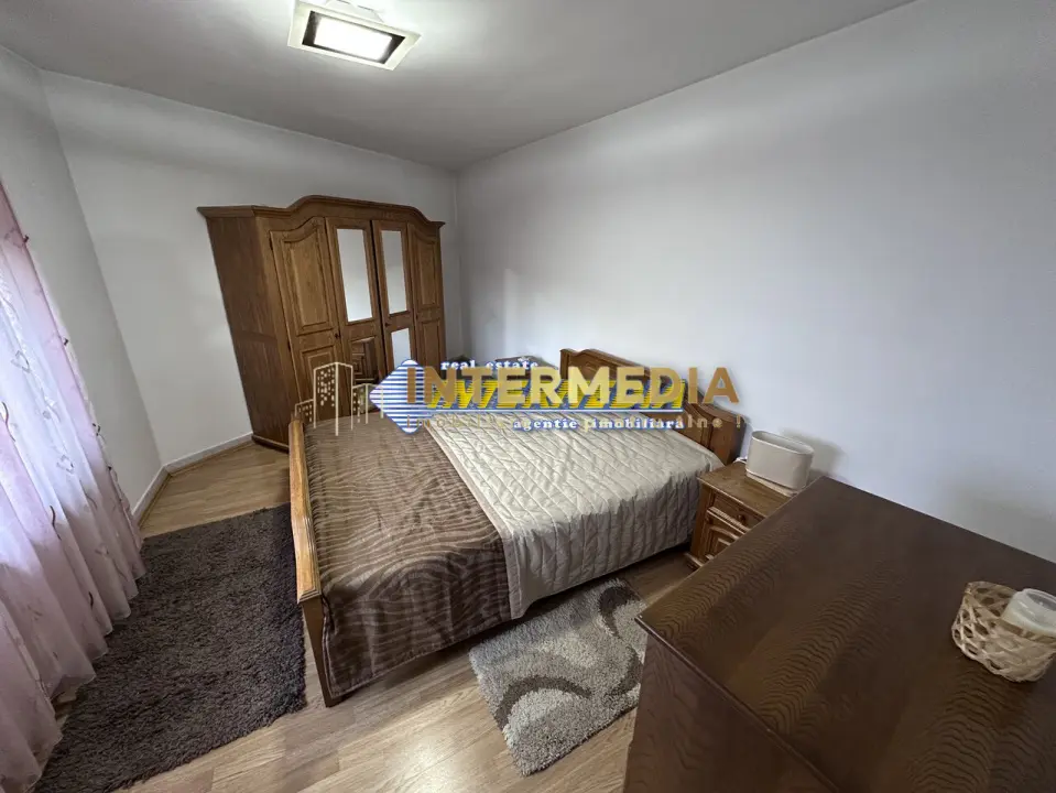 Casa 6 camere 300 mp utili de vanzare Centru cu spatiu comercial teren 400 mp, fotografia 2