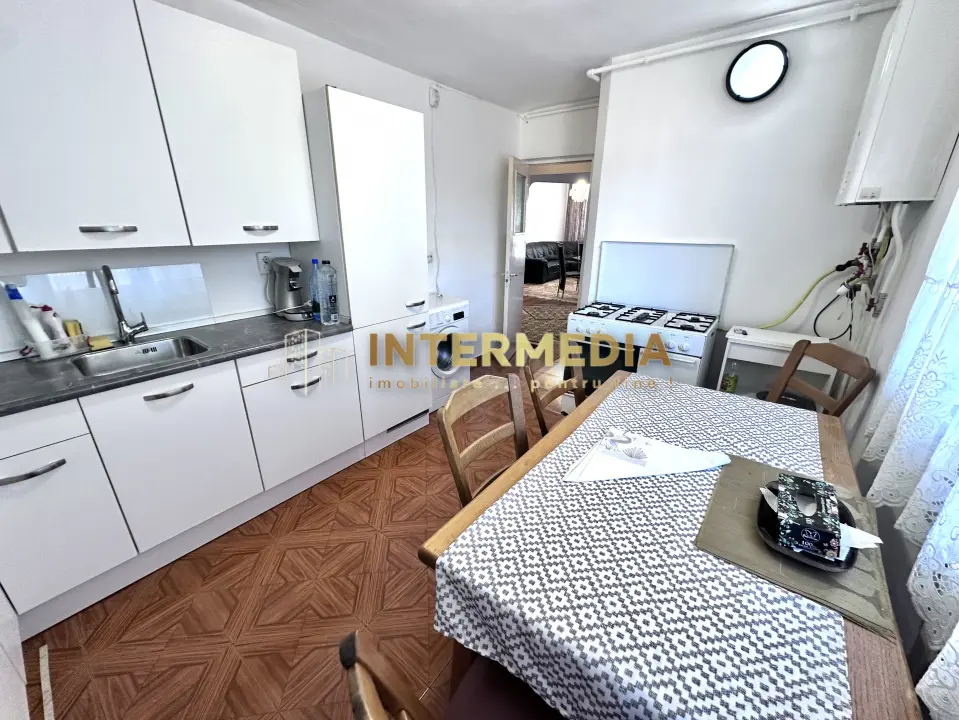 APARTAMENT 4 CAMERE, DE VANZARE, 90 MP, ETAJ 1, ZONA M-uri, fotografia 13
