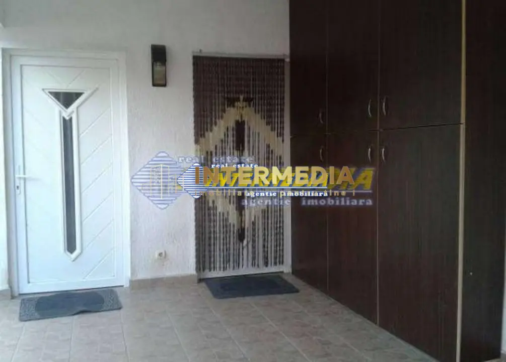 Casa de vanzare, in Alba Iulia, 7 camere, cu 1500 mp teren, 3 Garaje, fotografia 4