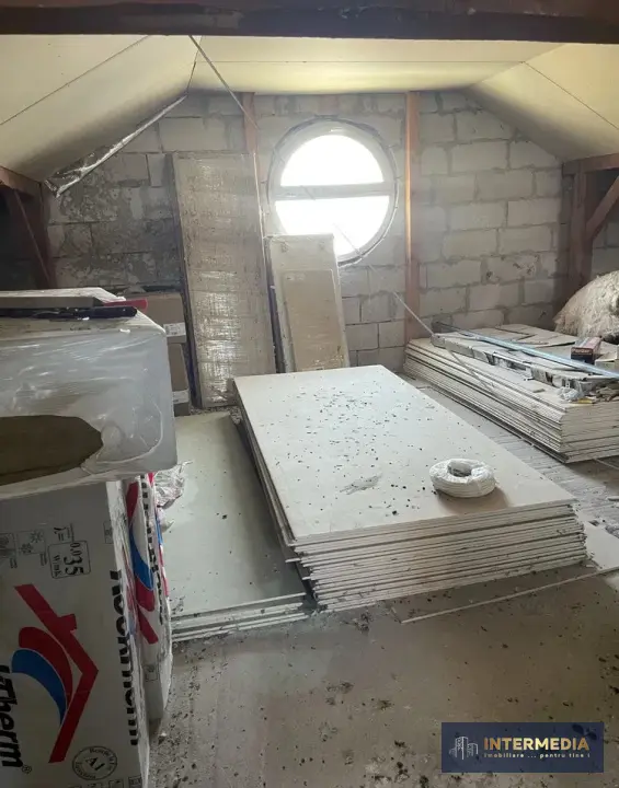 Apartament decomandat de 180 mp utili, 7 camere, în Alba Iulia, zona Cetate, fotografia 4