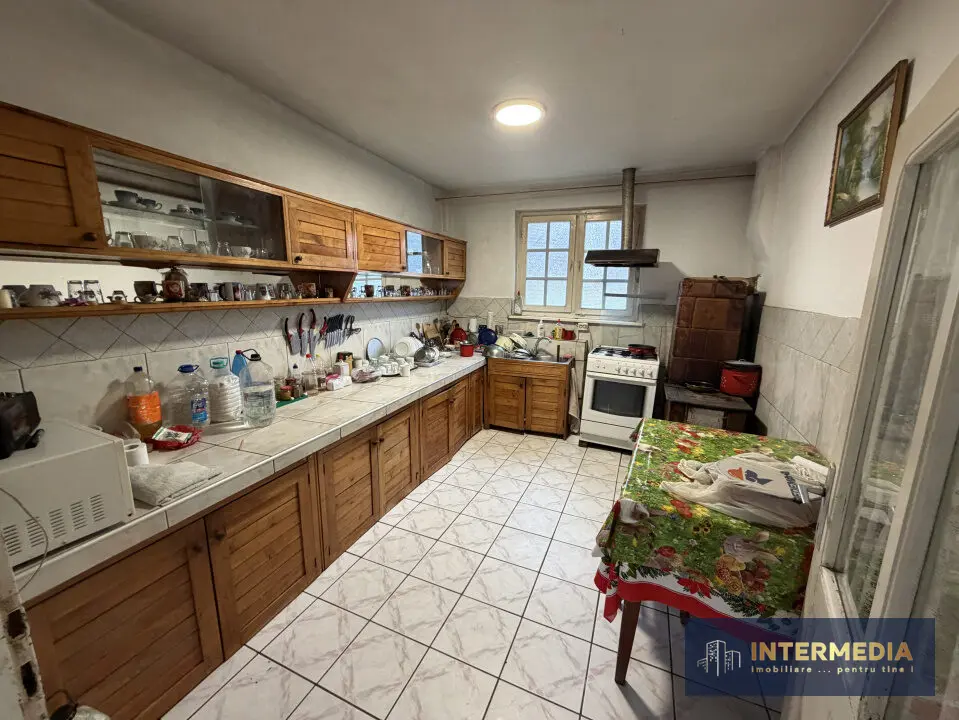 Casă de vânzare în Șard, comuna Ighiu, teren 2.709 mp, 2 case, garaje, anexe, fotografia 3