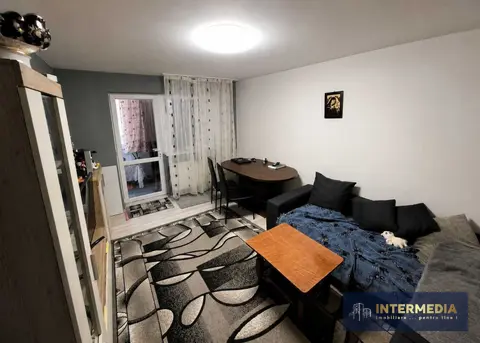 Apartament cu 3 camere decomandat, 67 mp, zona Cloșca, Cetate, cu grădină