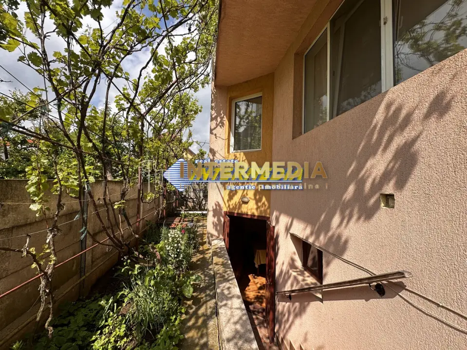 Vanzare Casa D+P+2E+Pod cu 10 camere, garaj si curte în zona Cetate, Alba Iulia, fotografia 10