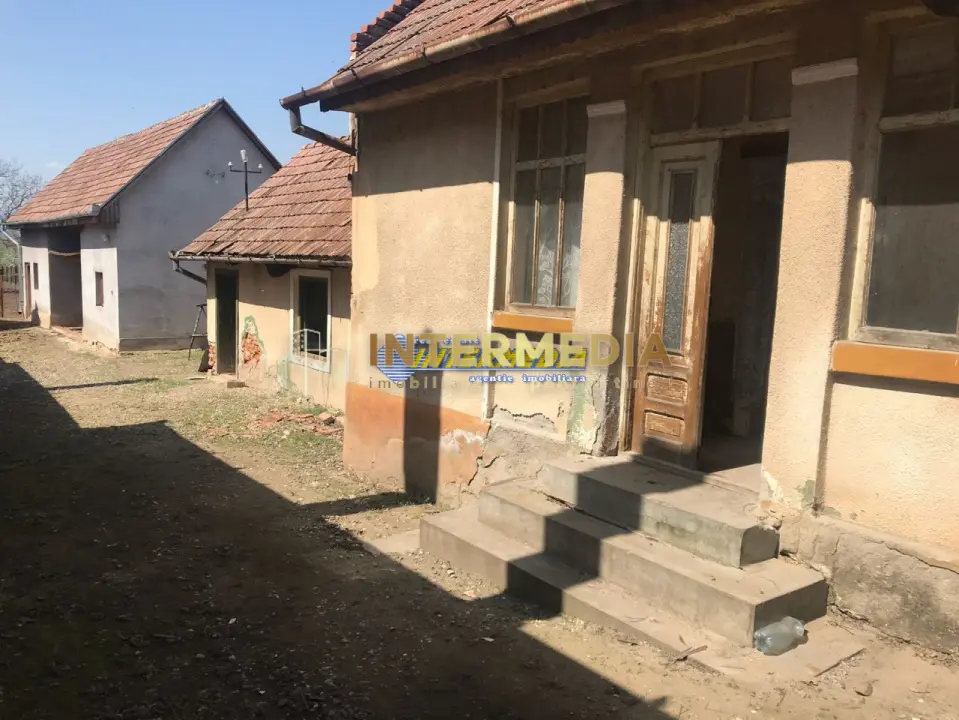 Casa de vanzare in apropiere de Alba Iulia zona Teleac, fotografia 1