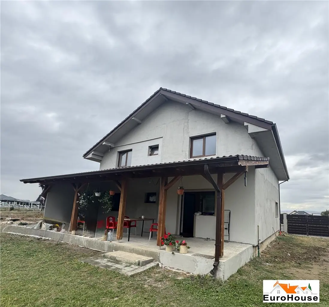 Casă de vânzare în Alba Iulia, zona Micești, 170 mp utili și teren de 390 mp, fotografia 2