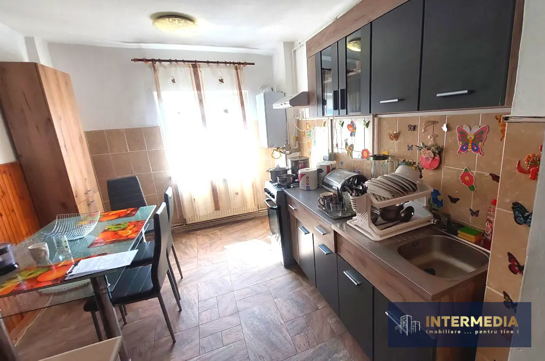 Apartament decomandat cu 4 camere și 2 băi, în Alba Iulia, zona Cetate, fotografia 5