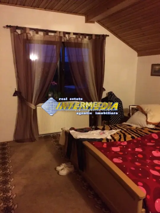Casa Noua de vanzare P+E+M cu 3250 mp teren in Zona Ciugud, fotografia 5