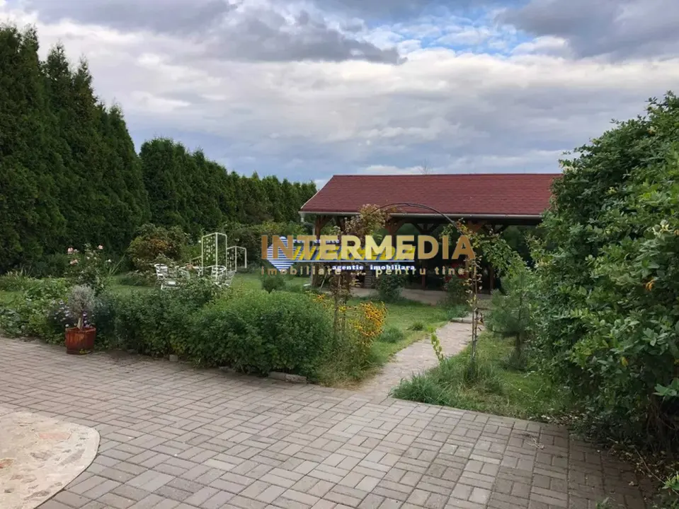 Casa noua vanzare 4 camere in Cetate Alba Iulia mobilata si utilata teren 402 mp, fotografia 1