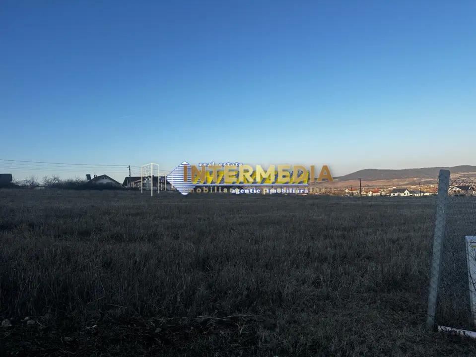 Teren intravilan de vanzare in Alba Iulia zona Micesti in suprafata de 1700 mp, fotografia 2