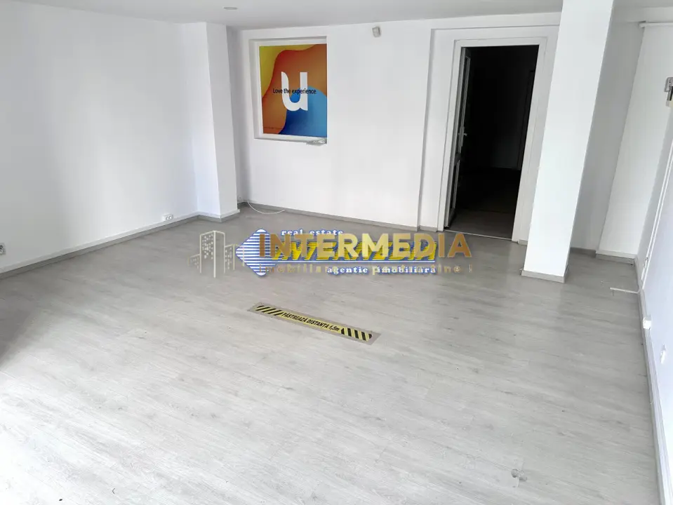 SPATIU COMERCIAL, 75 mp, Cetate Alba Iulia, PRETABIL PENTRU 2 ACTIVITATI, fotografia 3