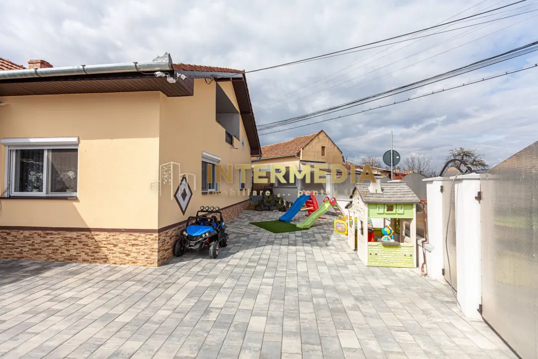 Casa Finisata 6 camere 681 mp.Teren Micesti Renovata Modern Curte Gard Utiliati, fotografia 12